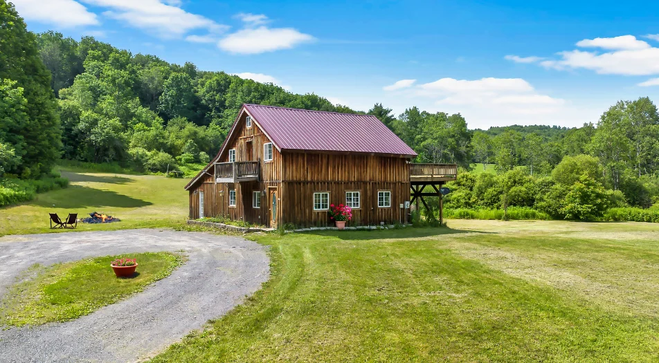 Thumbnail of History Reimagined: Life in a Converted 19th-Century Barn