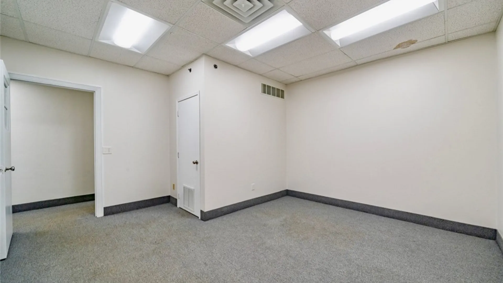 Property at 10 Mount Read Boulevard, Rochester, NY 14611 5