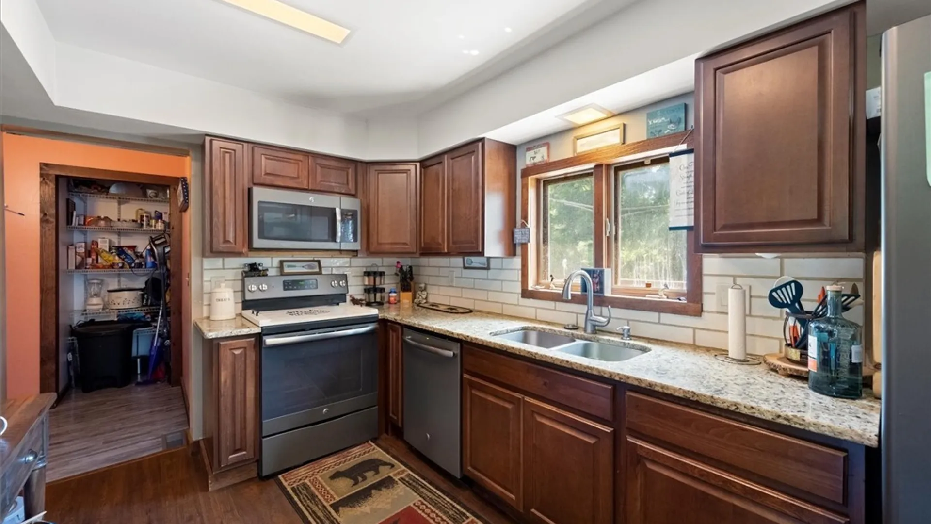 Property at 6576 State Route 31, Cicero, NY 13039 17