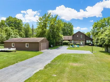 Property at 6576 State Route 31, Cicero, NY 13039