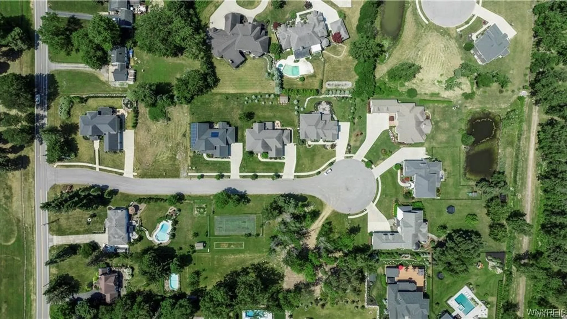 Property at 20 Van Pelt Court, Amherst, NY 14051 12