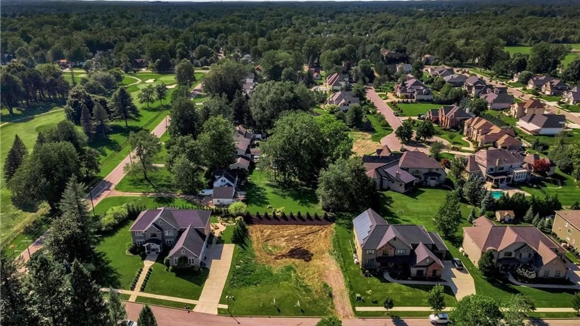 Property at 20 Van Pelt Court, Amherst, NY 14051 8