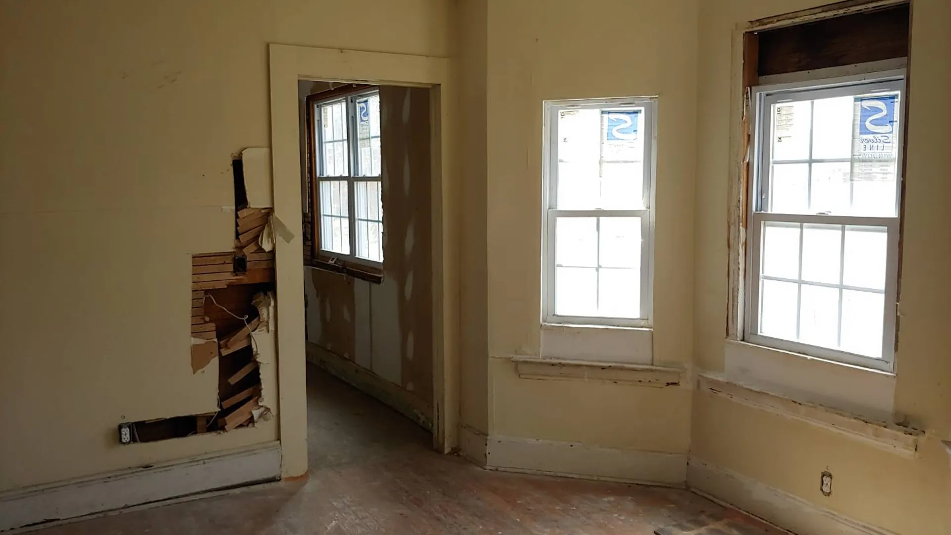 Property at 118-20 Borden Ave, Syracuse, NY 13205 3