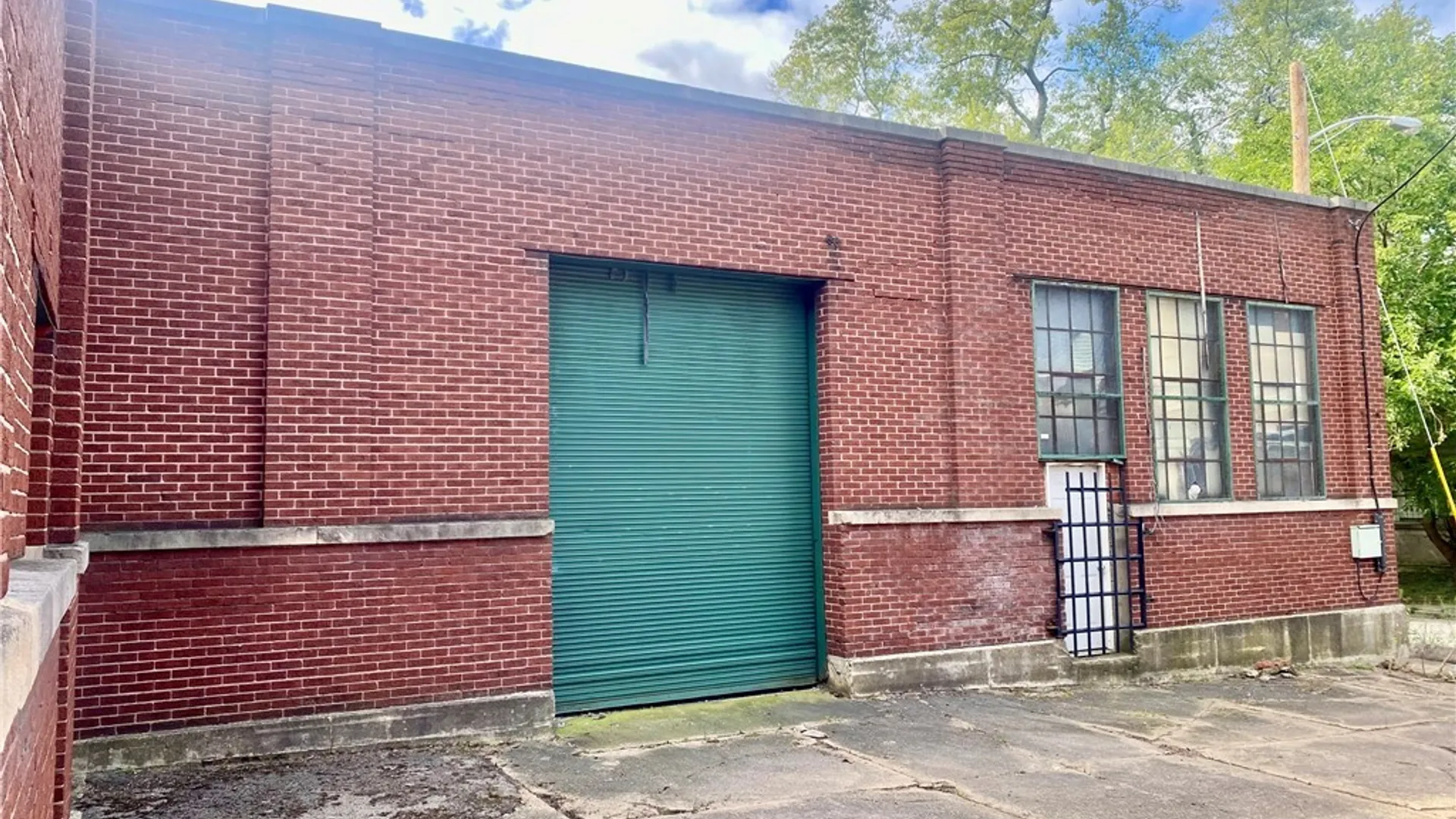 Property at 561 8th Street, Niagara Falls, NY 14301 9