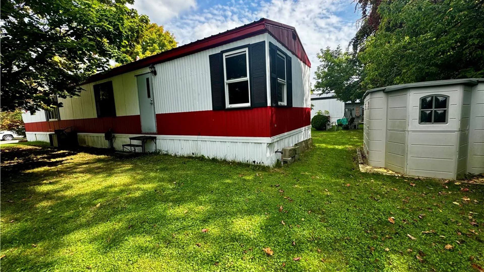 Property at 21 briarwood, Batavia, NY 14020 2