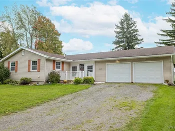 Property at 1976 Lewiston Road, Alabama, NY 14013