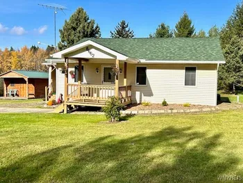 Property at 6662 Cross Road, Ashford, NY 14141