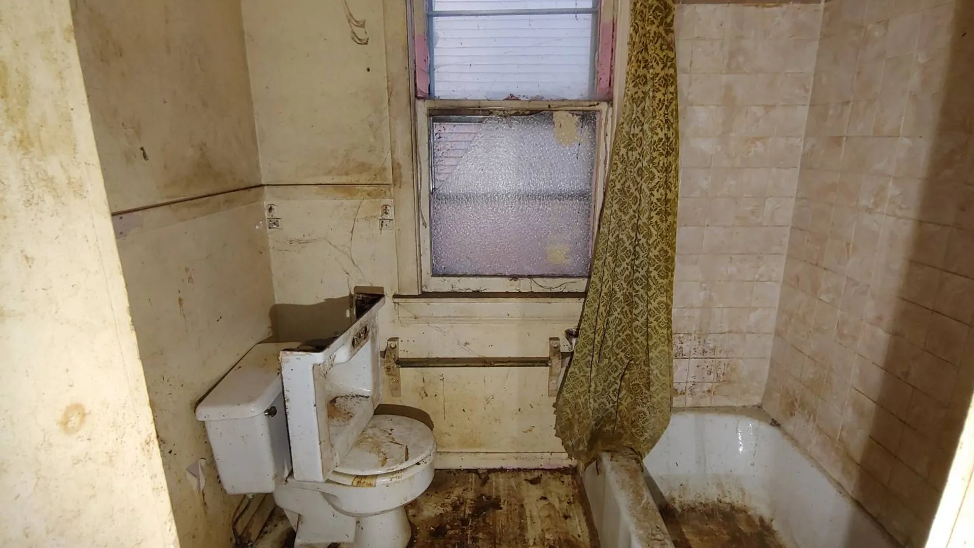 Property at 121 Borden Ave, Syracuse, NY 13205 13