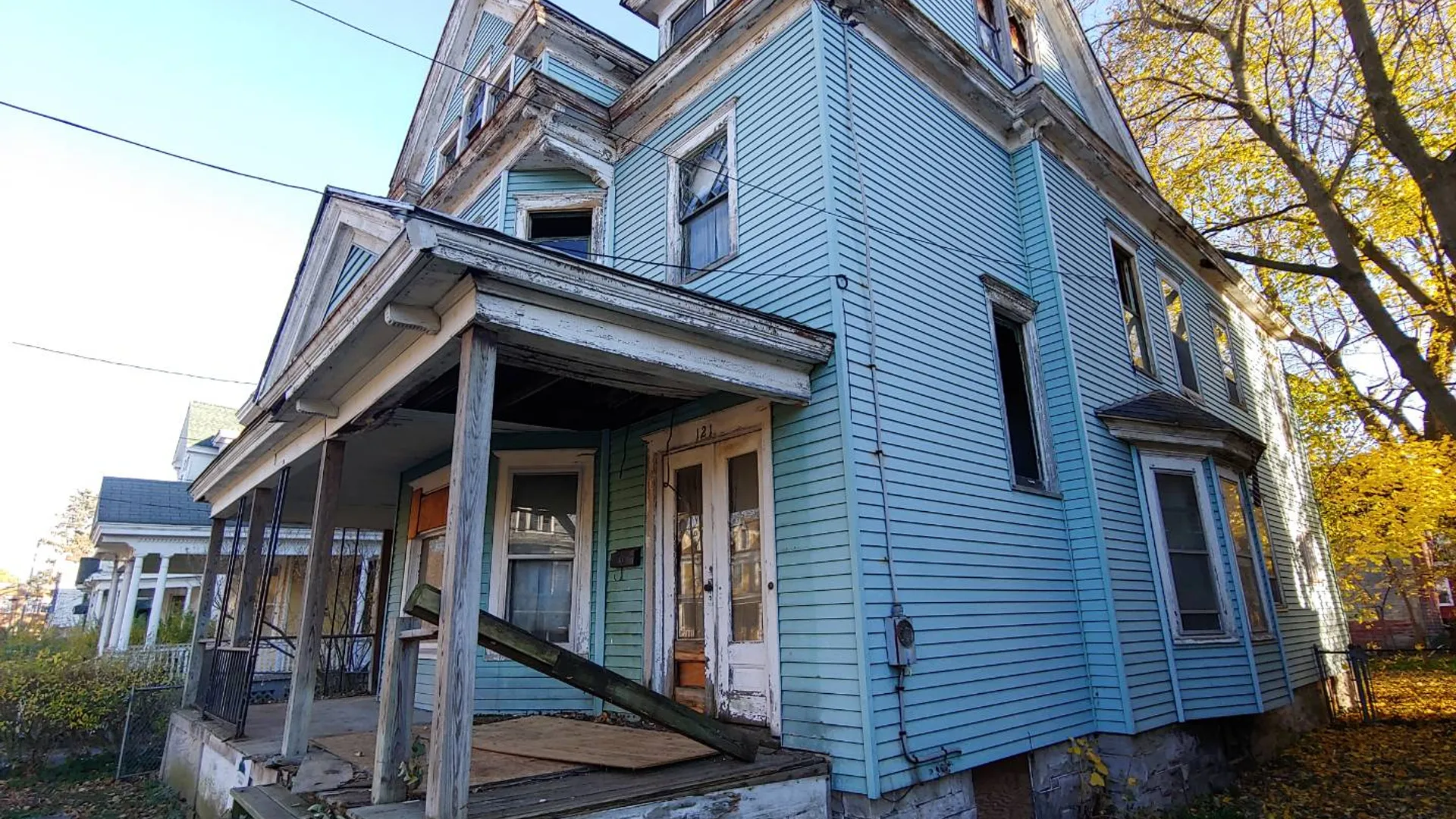 Property at 121 Borden Ave, Syracuse, NY 13205 4