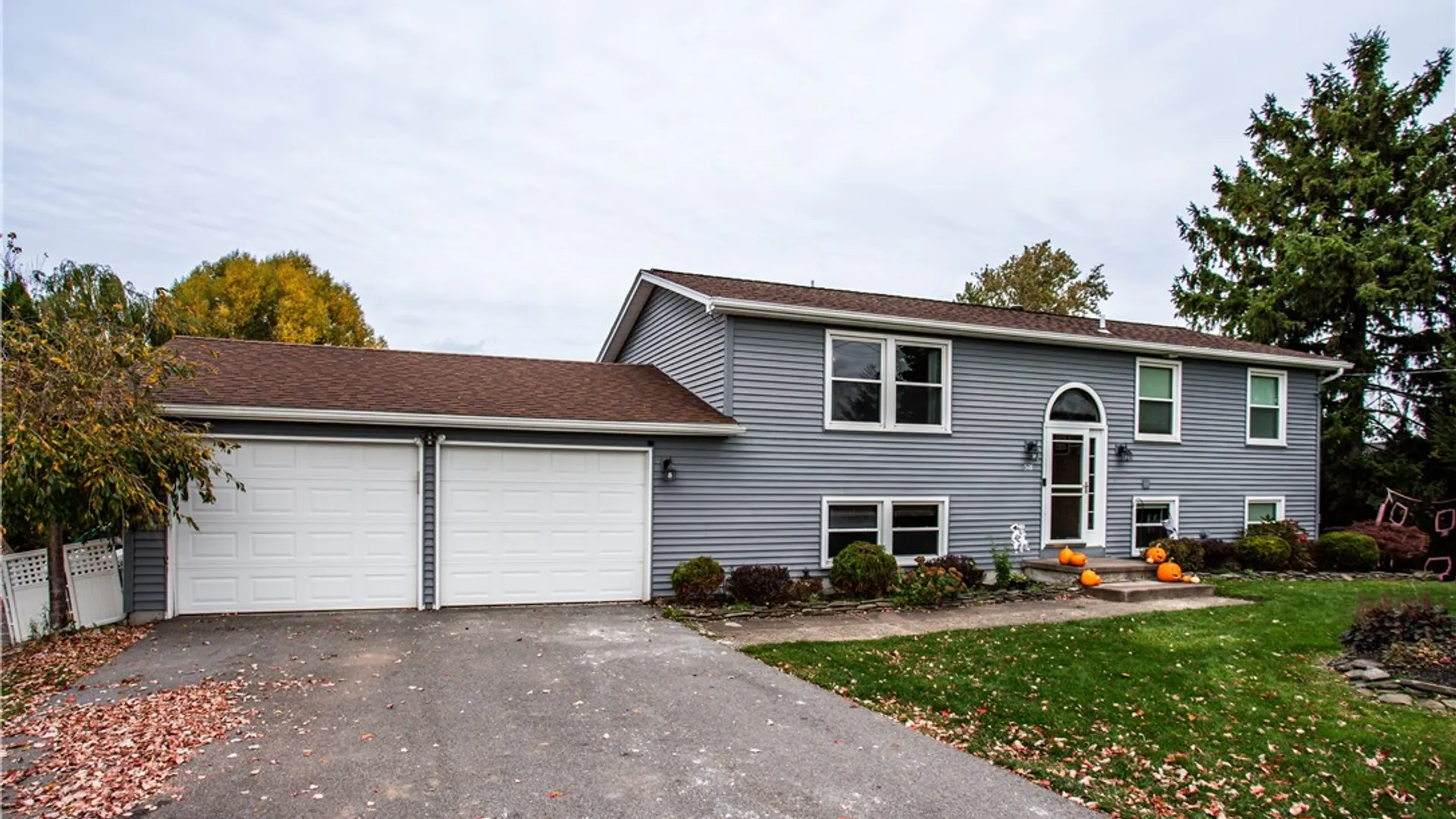 Property at 518 Burritt Road, Parma, NY 14468 4