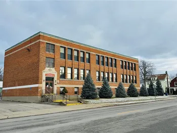 1018 College Avenue, Niagara Falls, NY 14305