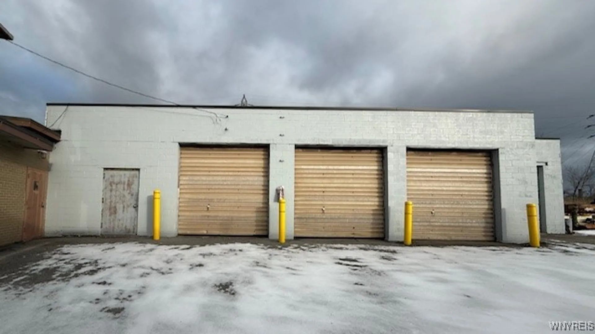Property at 3925 Hyde Park Boulevard, Niagara, NY 14305 5