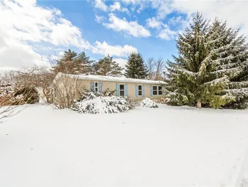 Property at 420 Mountain Ash Drive, Hopewell, NY 14424