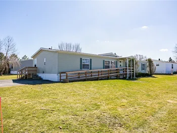 Property at 1007 Lamoka Park, Manchester, NY 14548