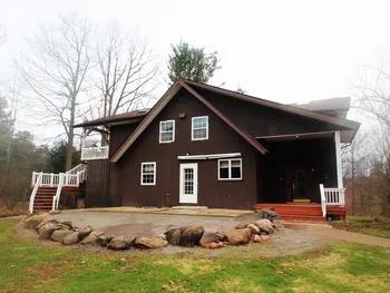 Property at 13885 Park Avenue, Carlton, NY 14571