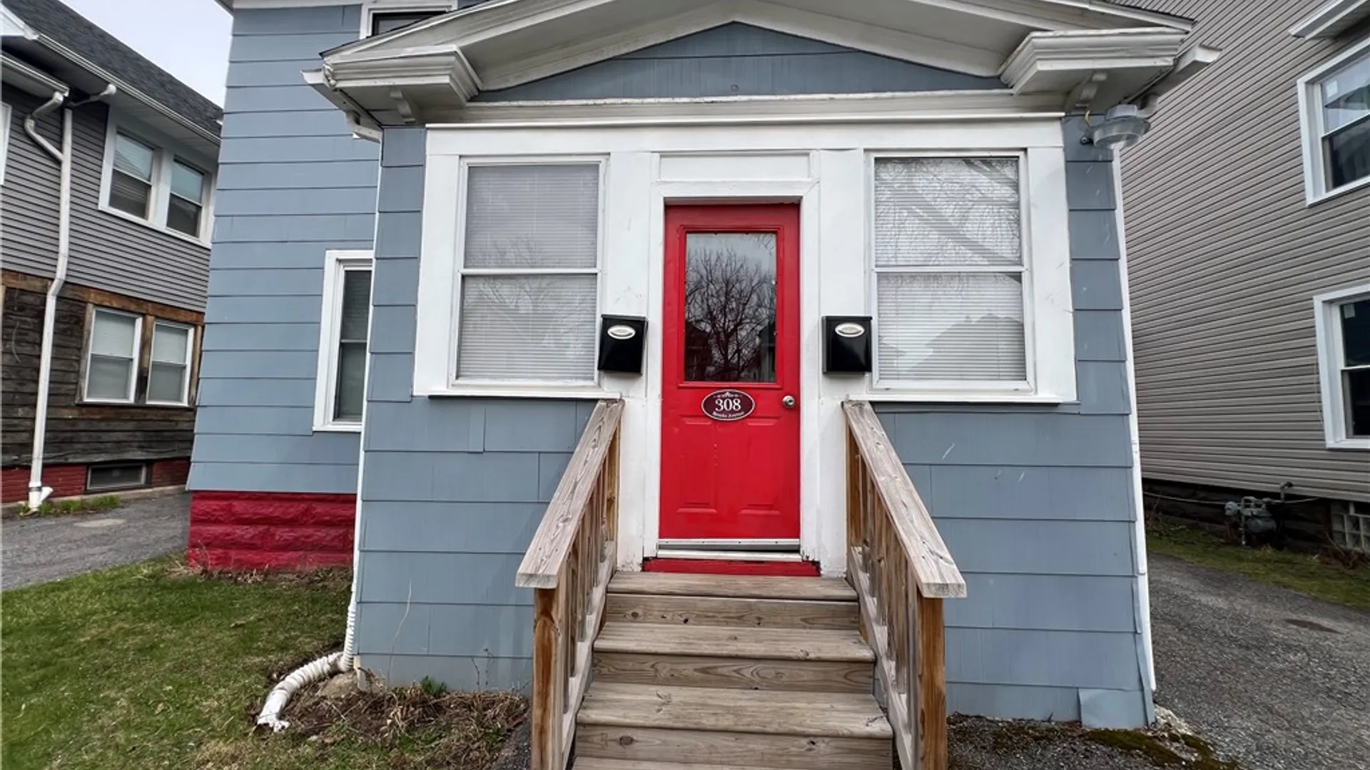 Property at 308 Brooks Ave, Rochester, NY 14619 2