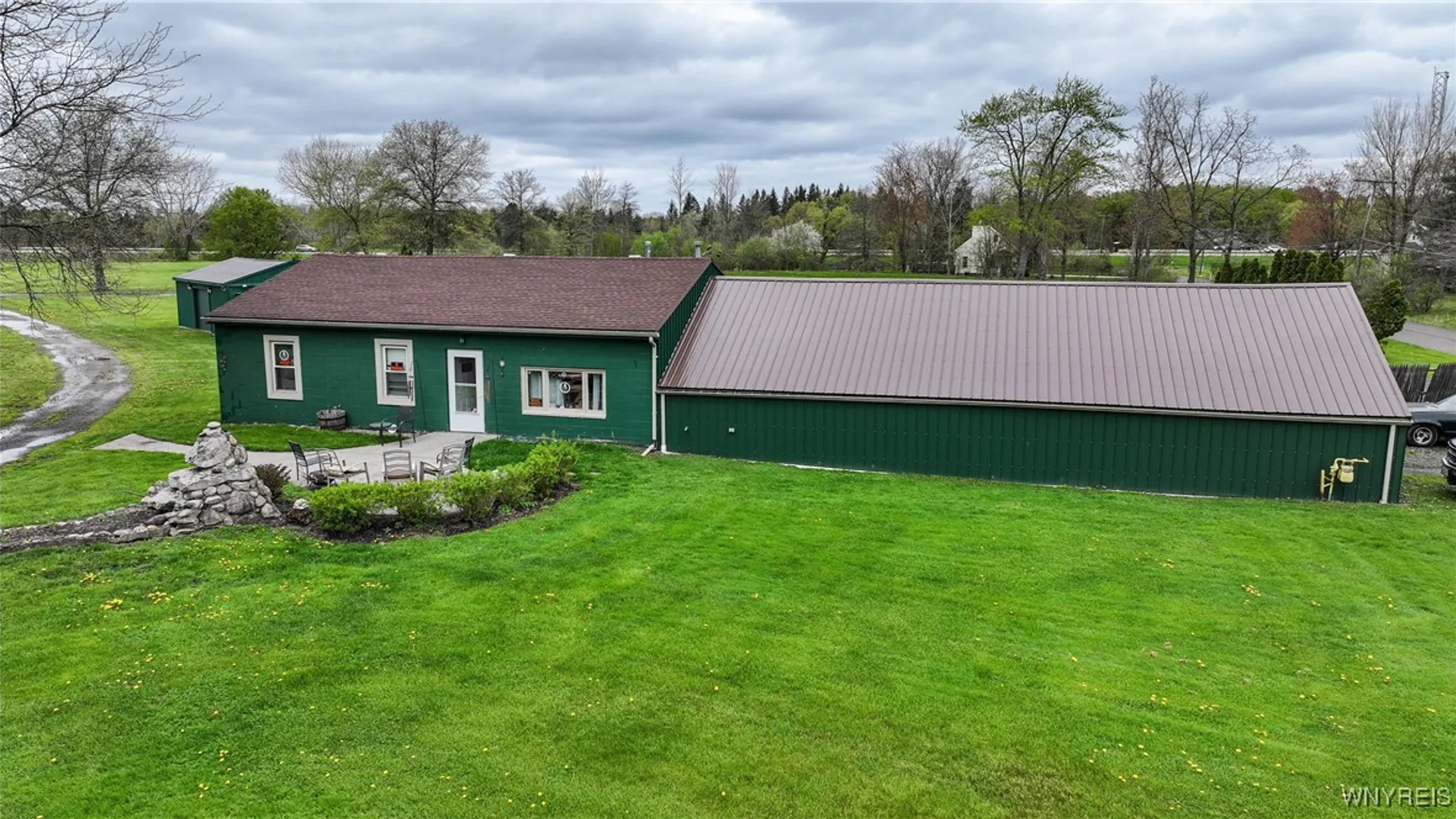Property at 2572 Lakeview Road, Hamburg, NY 14085 3