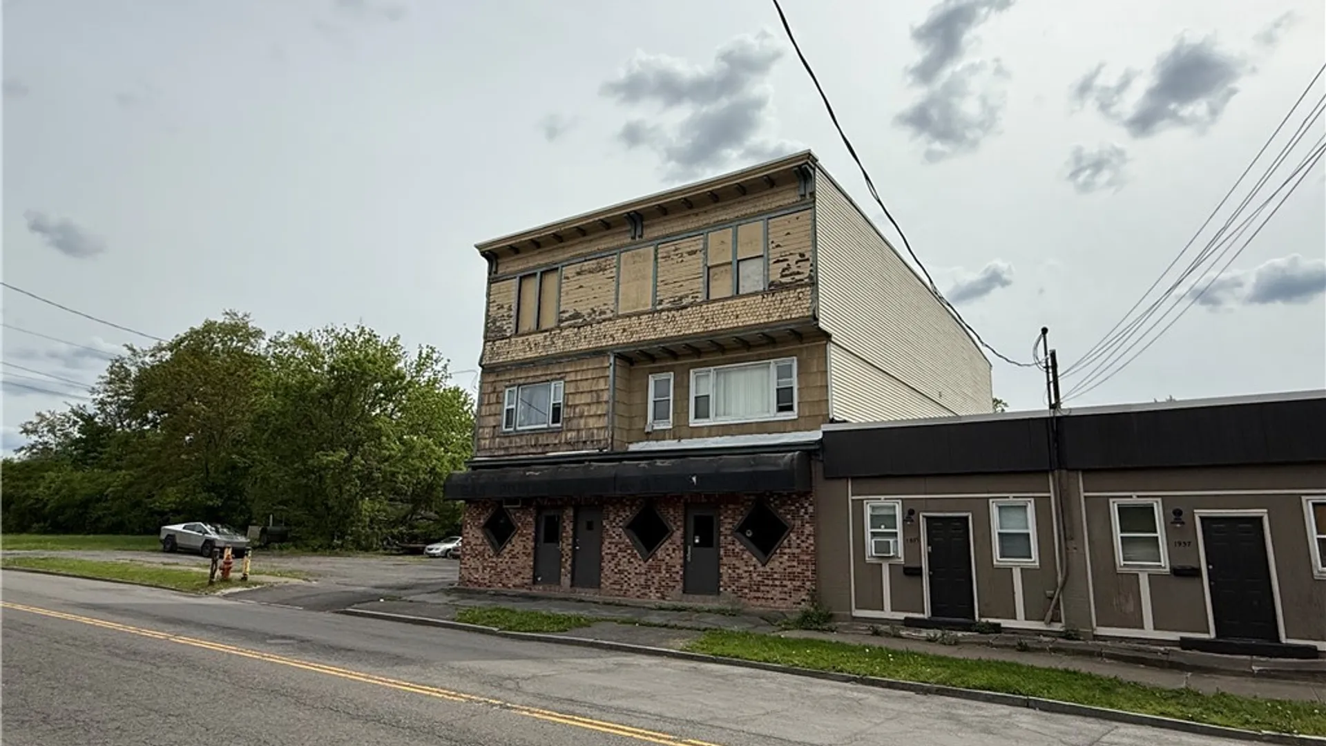 Property at 1925 Fayette Street, Syracuse, NY 13204 4