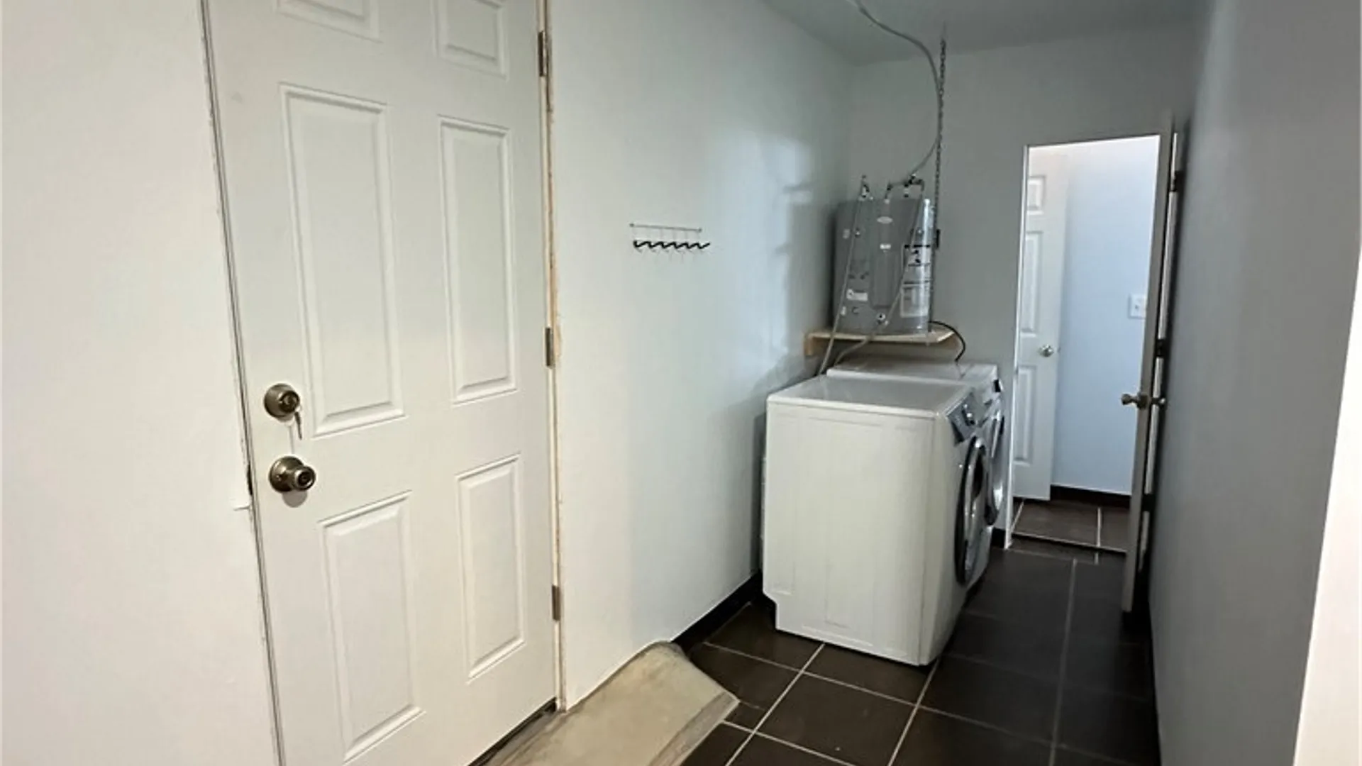 Property at 129 Fairview Ave, Syracuse, NY 13203 14