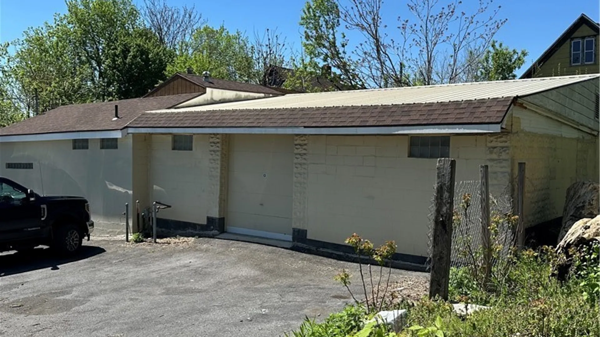 Property at 129 Fairview Ave, Syracuse, NY 13203 16