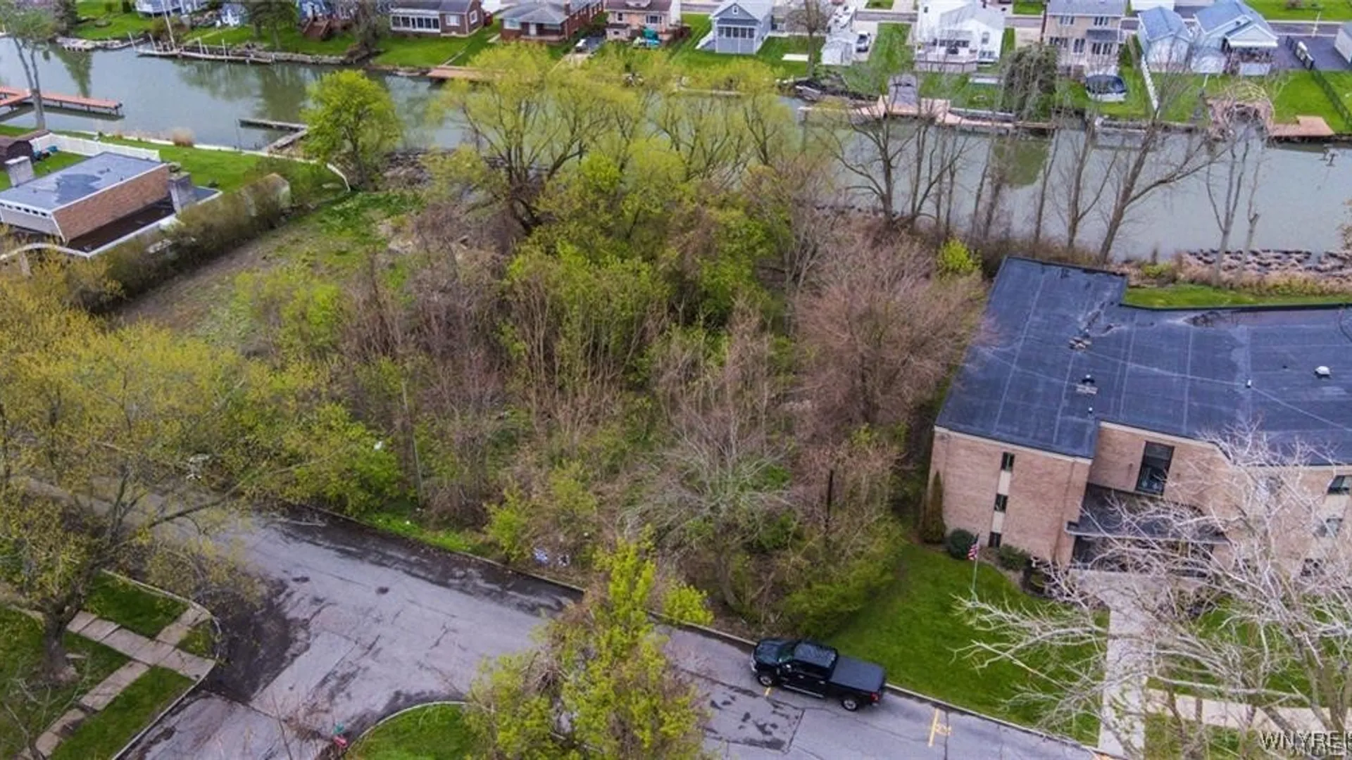 Property at 8217 Valle Drive, Niagara Falls, NY 14304 8