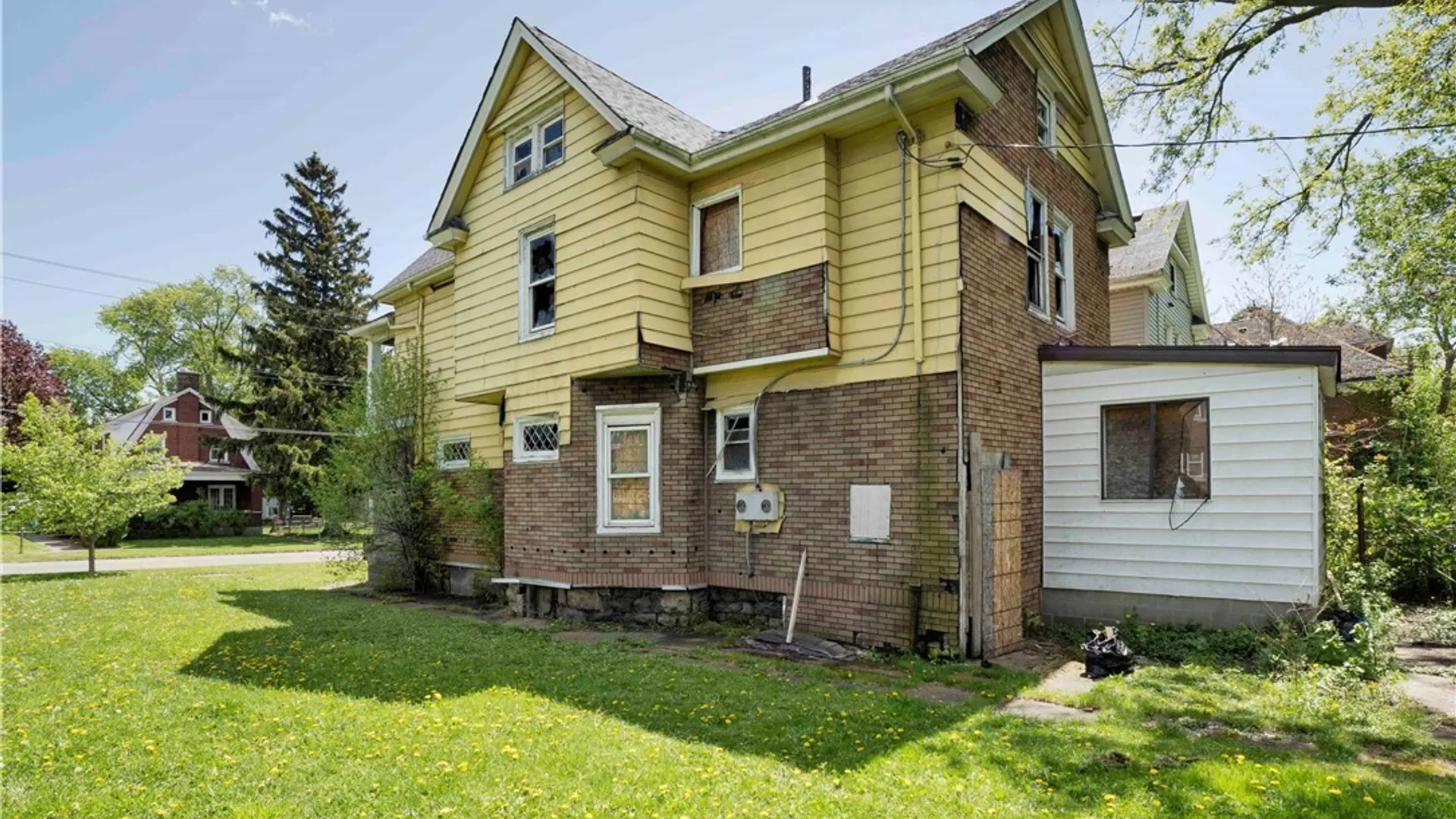Property at 424 13th Street, Niagara Falls, NY 14303 2