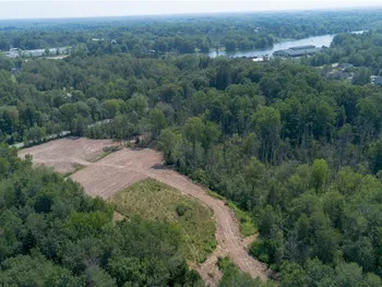 9141 River Road, Lysander, NY 13027