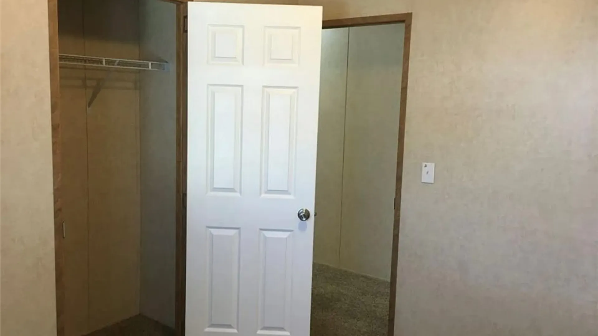 Property at 109B Elmhurst, Lockport Town, NY 14094 16