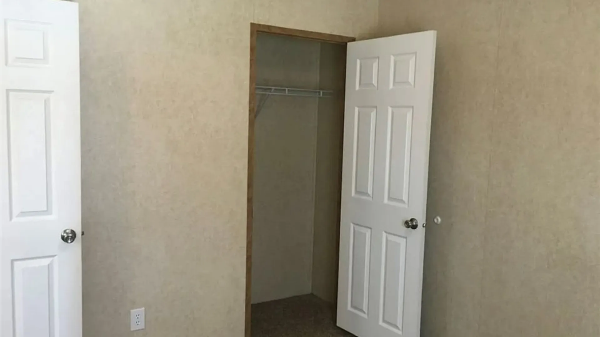 Property at 109B Elmhurst, Lockport Town, NY 14094 17