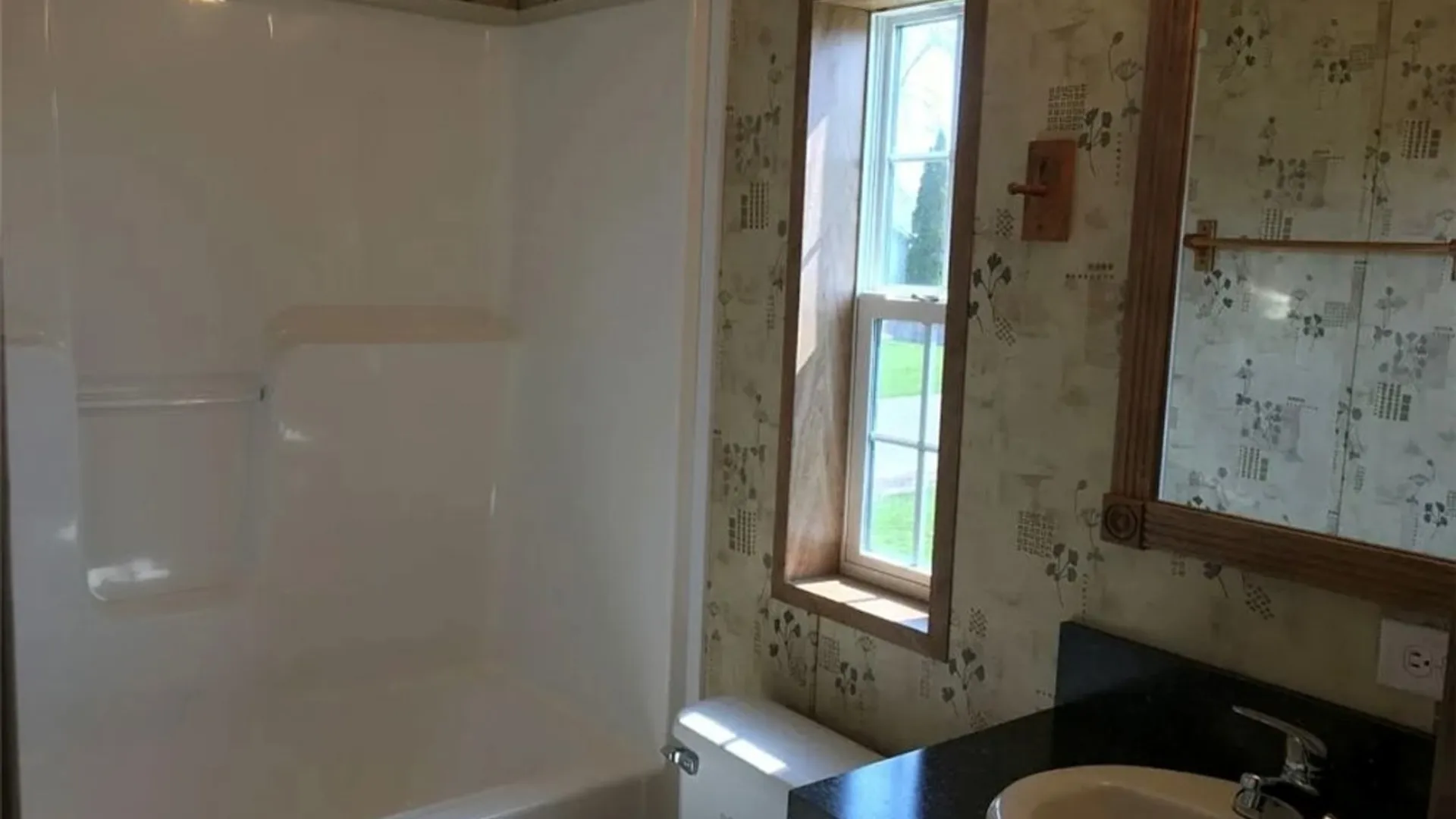 Property at 109B Elmhurst, Lockport Town, NY 14094 3