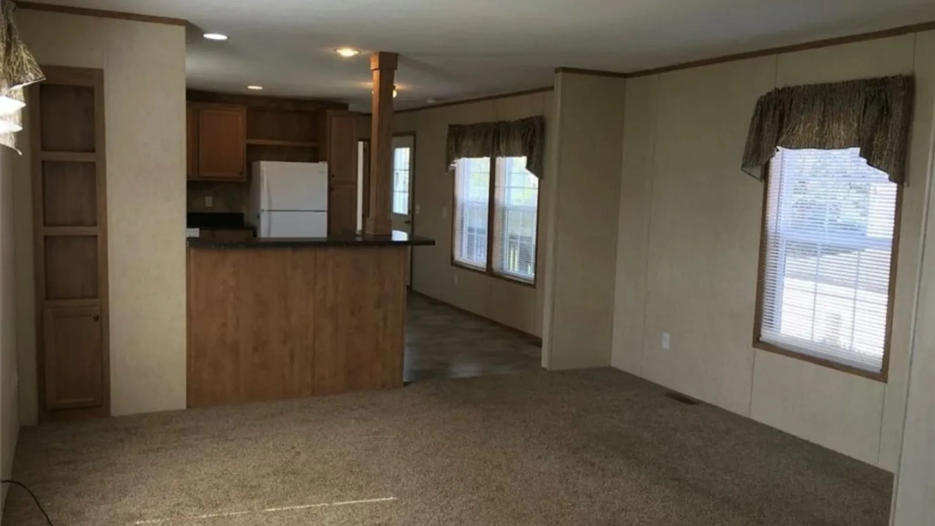 Property at 109B Elmhurst, Lockport Town, NY 14094 4