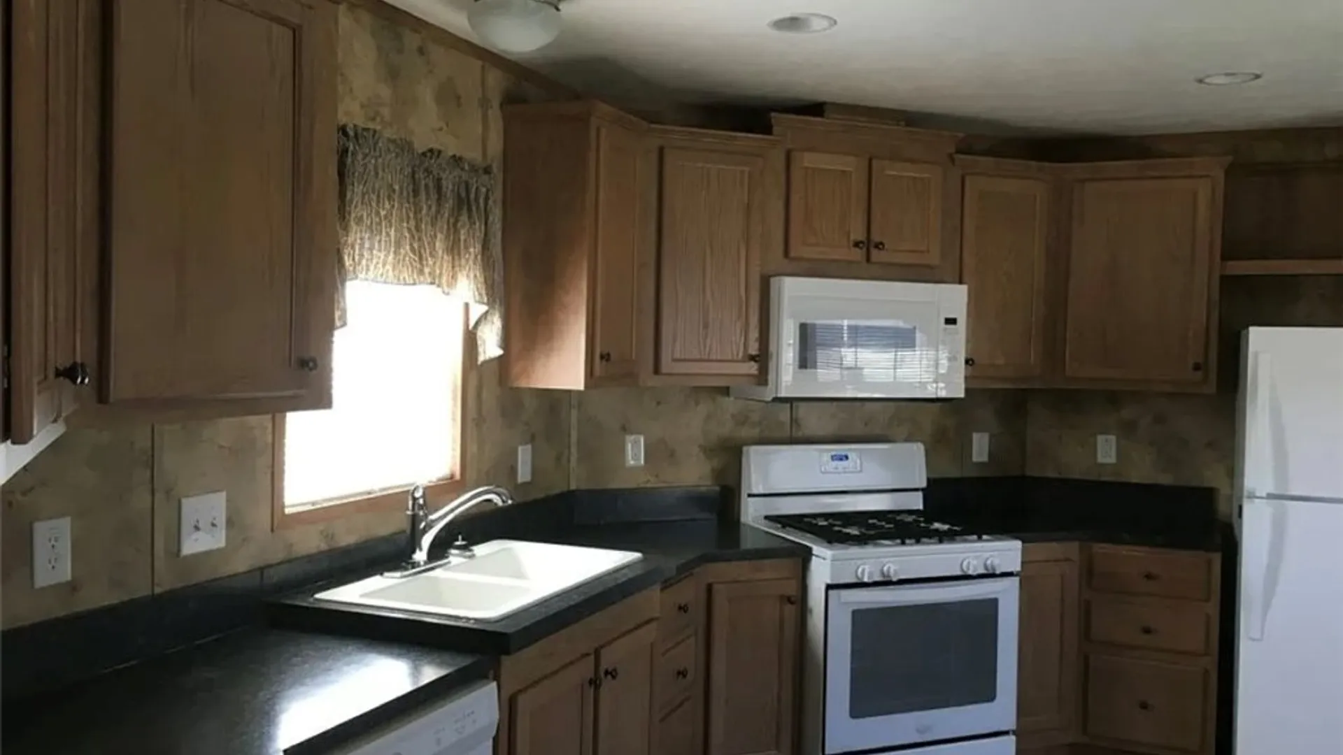 Property at 109B Elmhurst, Lockport Town, NY 14094 8