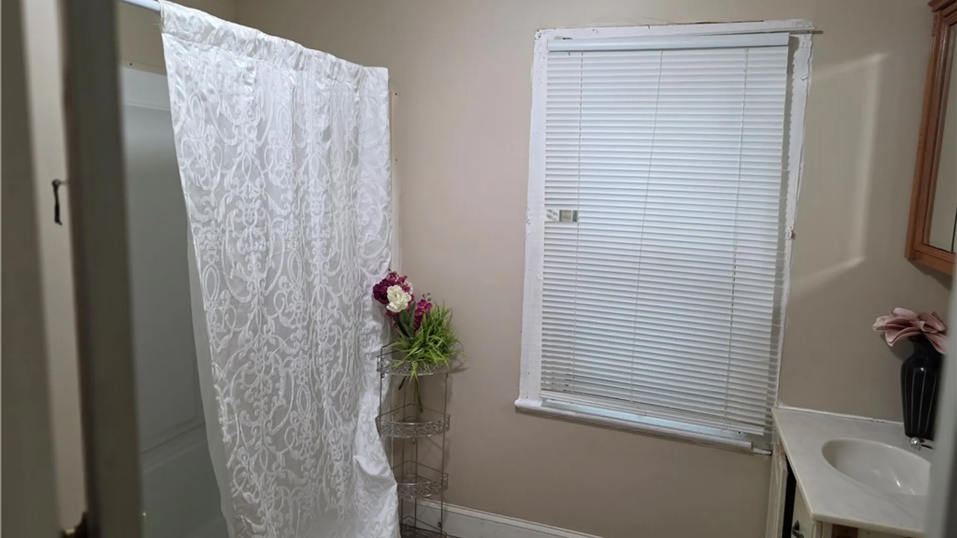 Property at 1026 Hess Lane, Utica, NY 13502 8