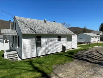 Property at 29 Royal Avenue, Bradford Town, PA 16701