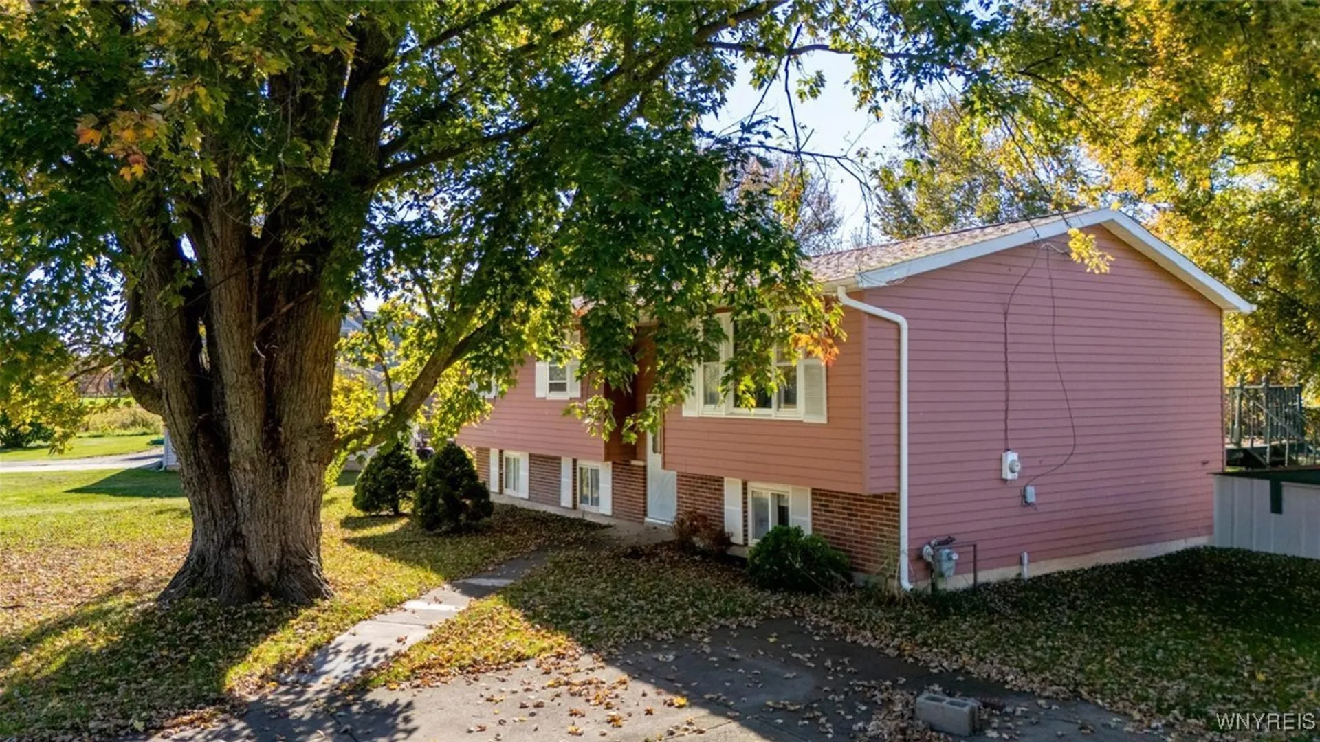 Property at 3980 Ridgelea Drive, Newfane, NY 14094 2