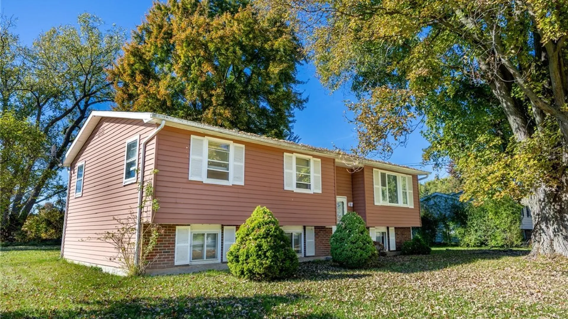 Property at 3980 Ridgelea Drive, Newfane, NY 14094 6