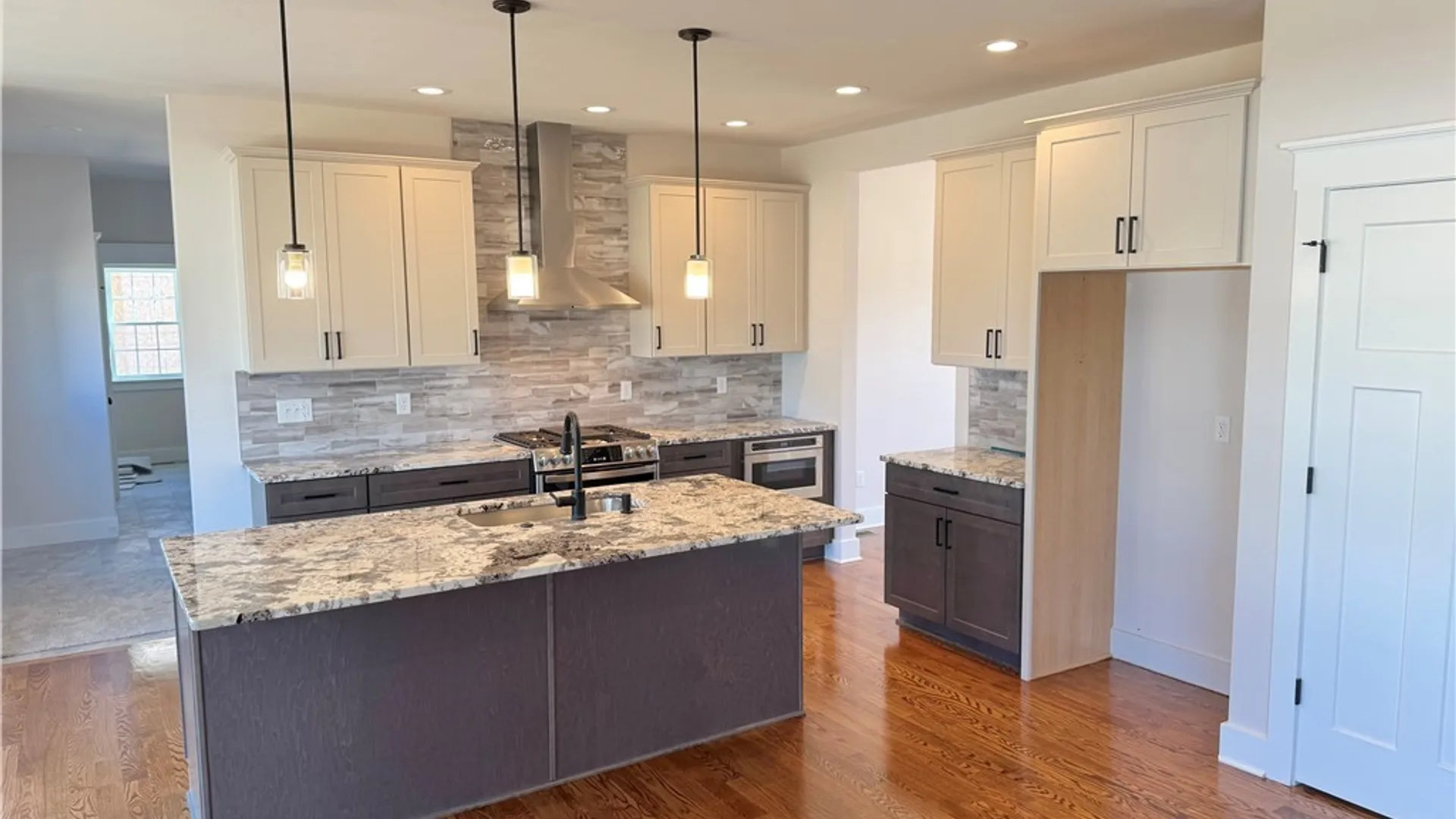 Property at 8546 Angus Path, Cicero, NY 13039 17