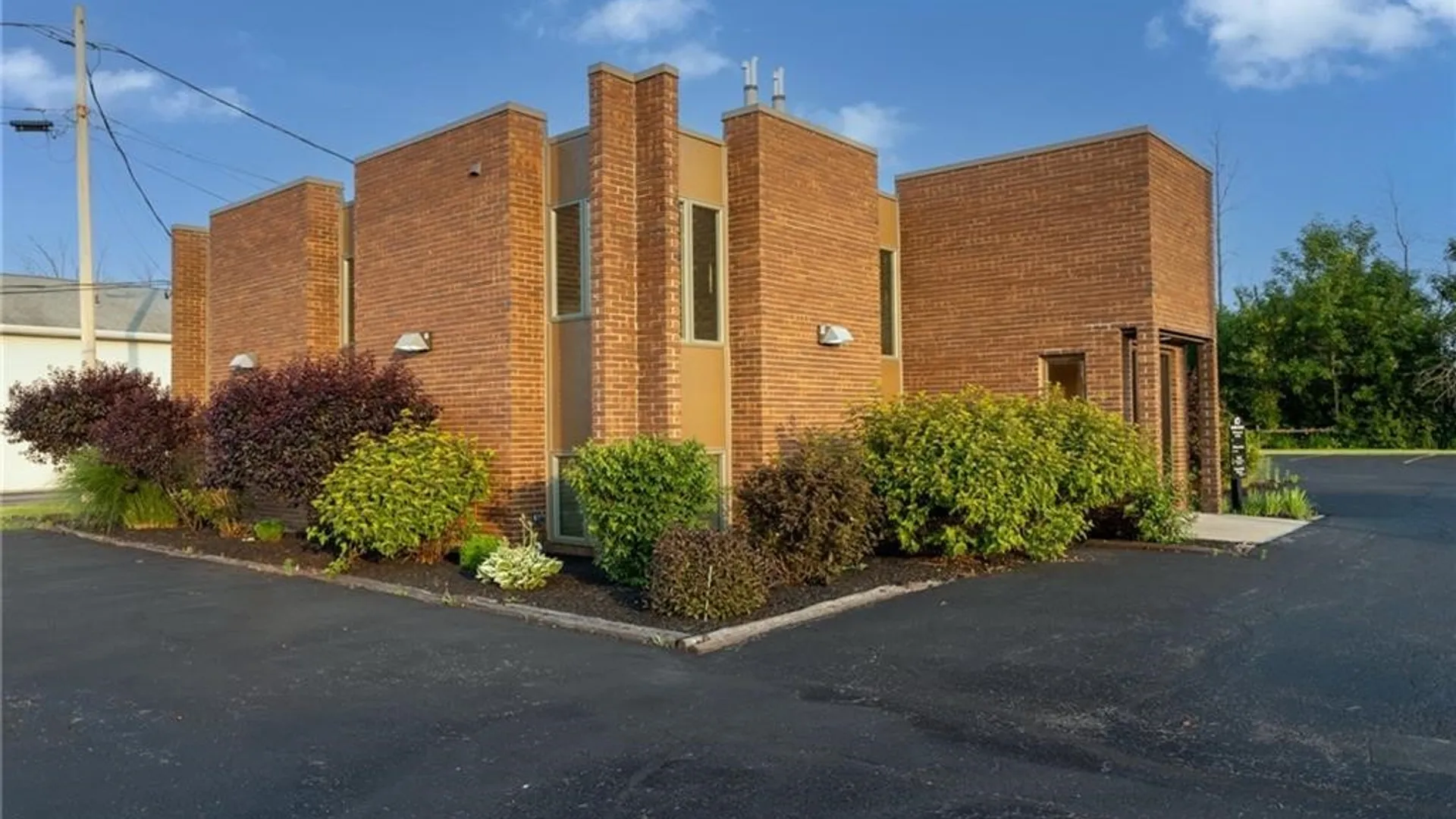 Property at 1870 Whitehaven Road, Grand Island, NY 14072 2