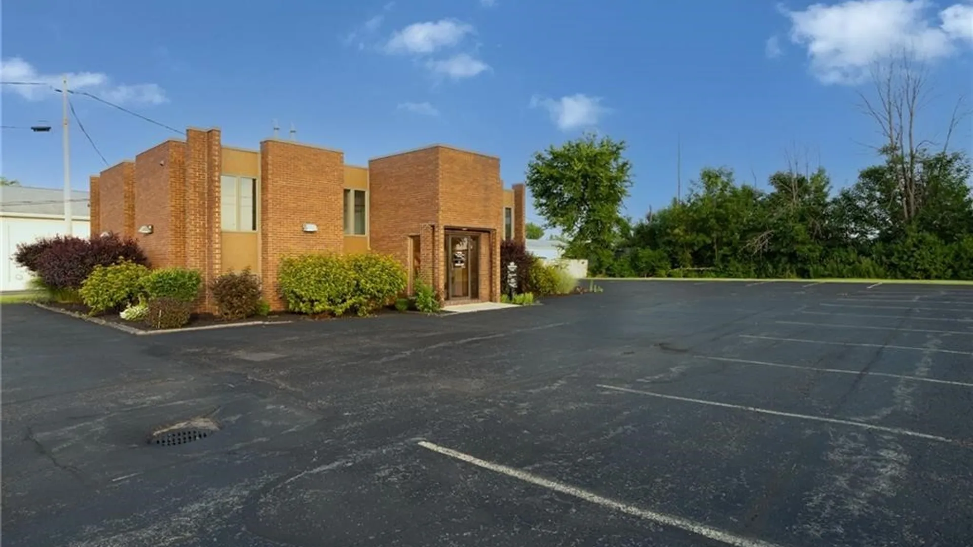 Property at 1870 Whitehaven Road, Grand Island, NY 14072 3