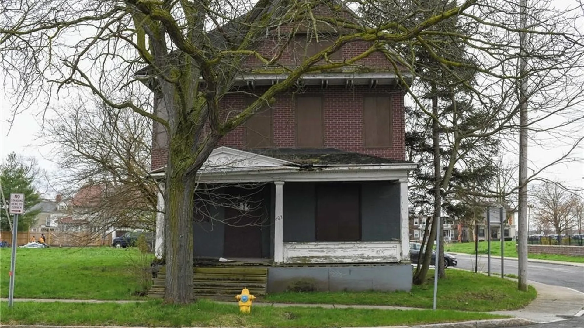 Property at 609 Rainbow Boulevard, Niagara Falls, NY 14303 3