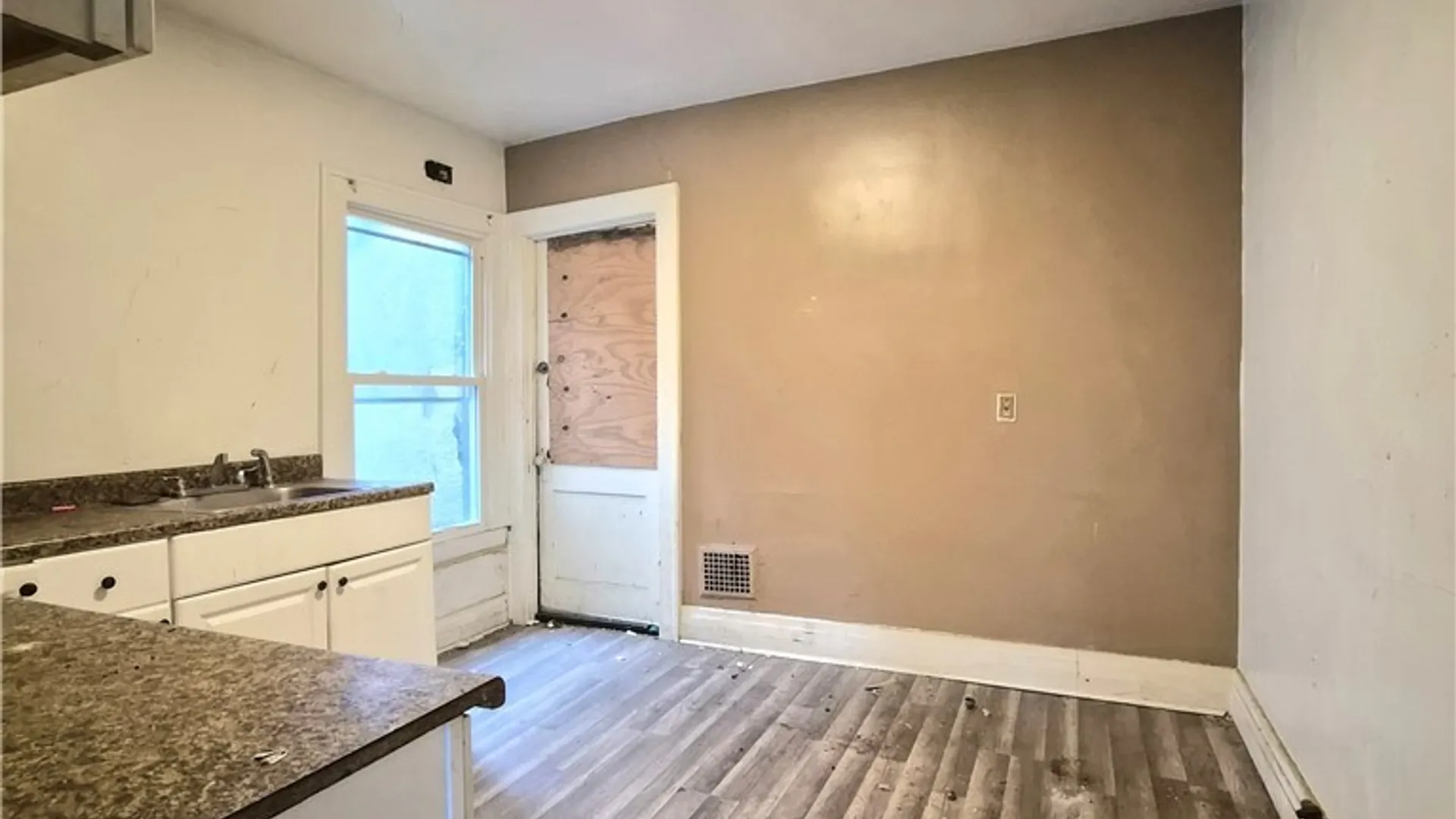 Property at 1781 Hertel Avenue, Buffalo, NY 14216 22