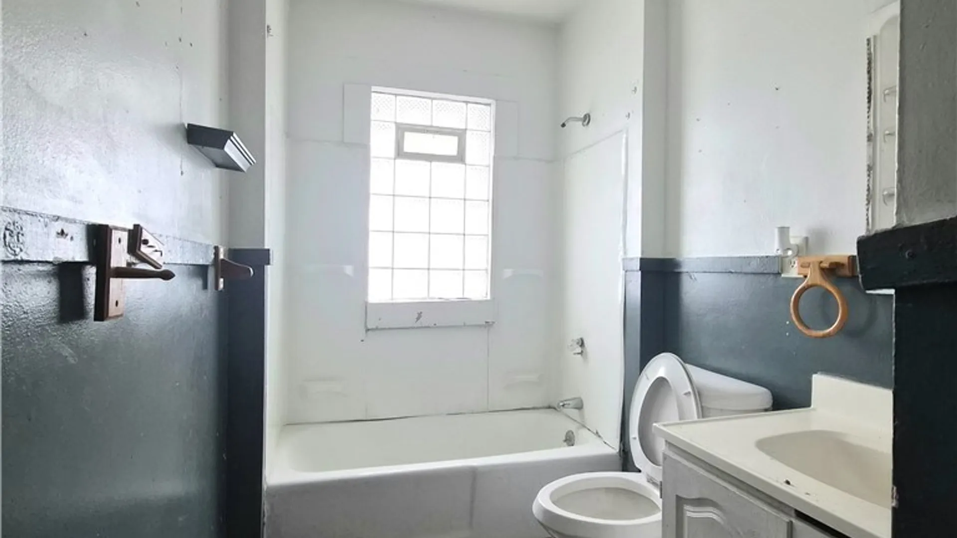 Property at 1781 Hertel Avenue, Buffalo, NY 14216 23