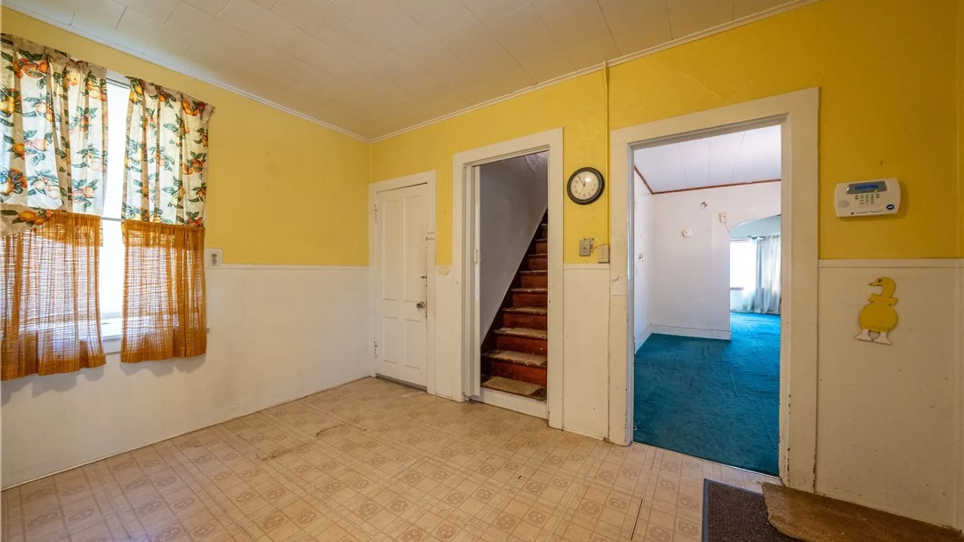 Property at 4 Regina Place, Buffalo, NY 14208 16