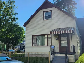 4 Regina Place, Buffalo, NY 14208
