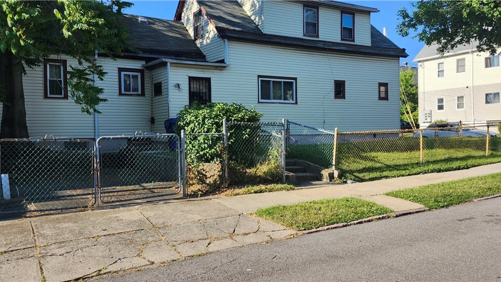 Property at 4 Regina Place, Buffalo, NY 14208 2