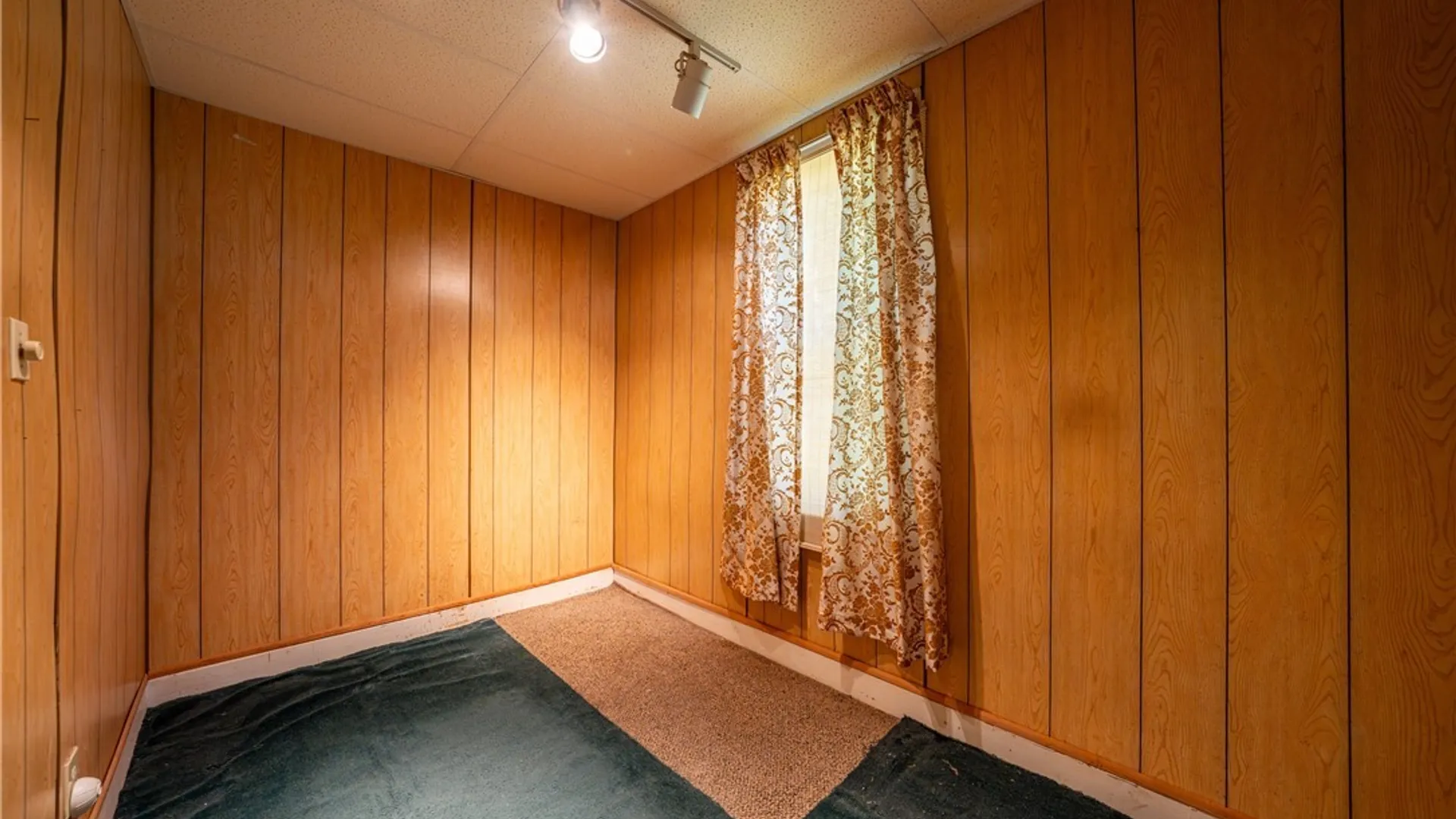Property at 4 Regina Place, Buffalo, NY 14208 23