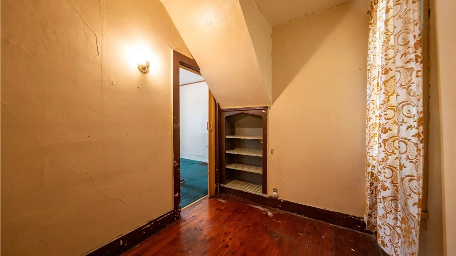 Property at 4 Regina Place, Buffalo, NY 14208 28