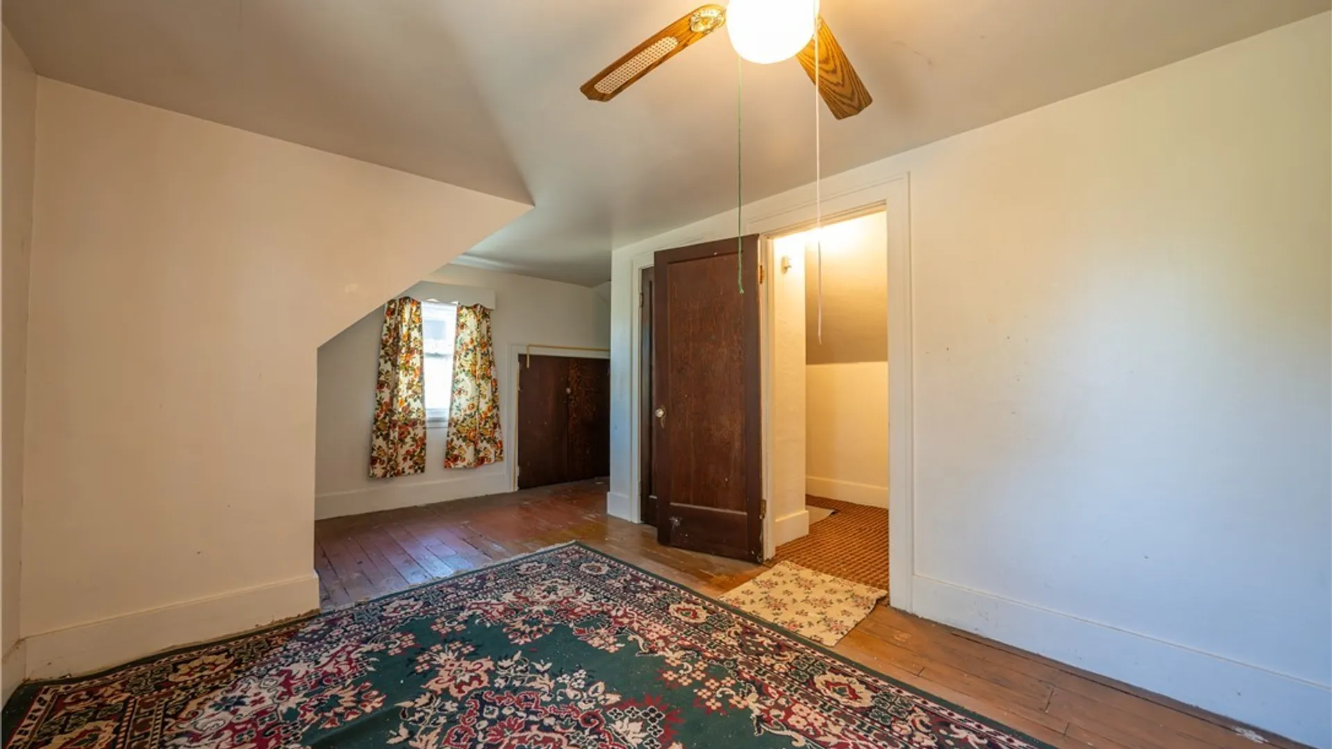 Property at 4 Regina Place, Buffalo, NY 14208 31