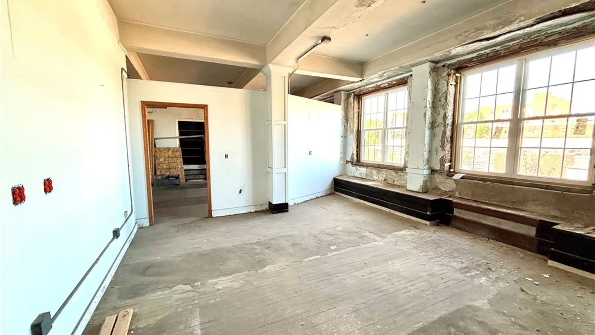 Property at 10 South Street, Auburn, NY 13021 13