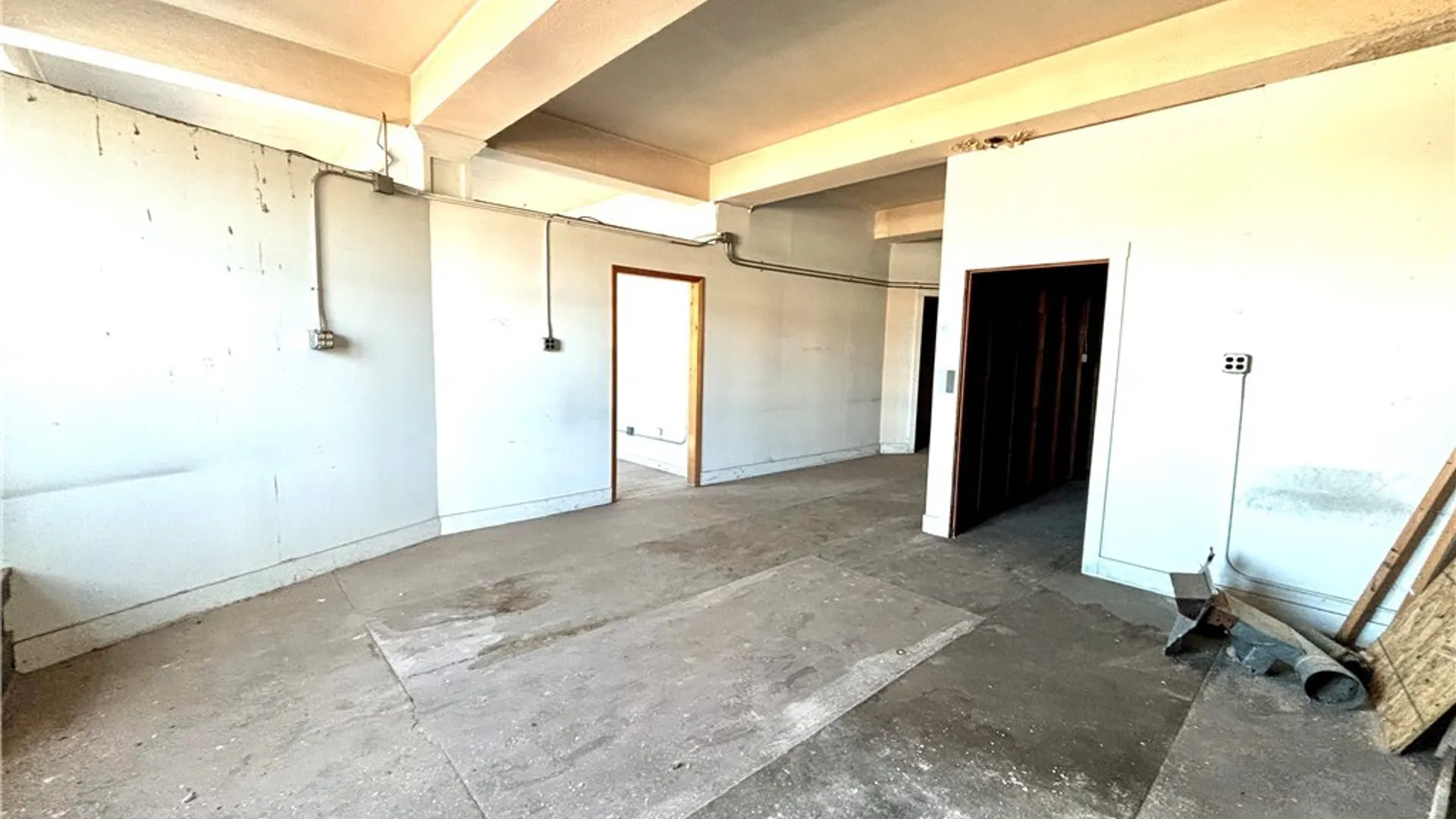 Property at 10 South Street, Auburn, NY 13021 15